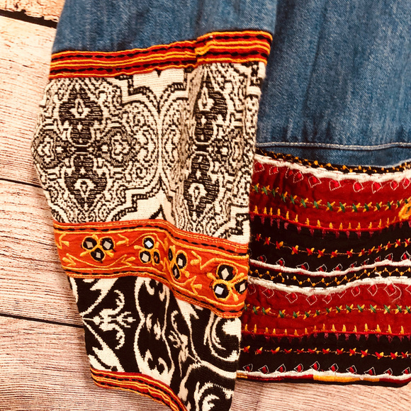 Chicos Womans Blue Denim Jacket Embroidered Made i - Picture 2 of 8